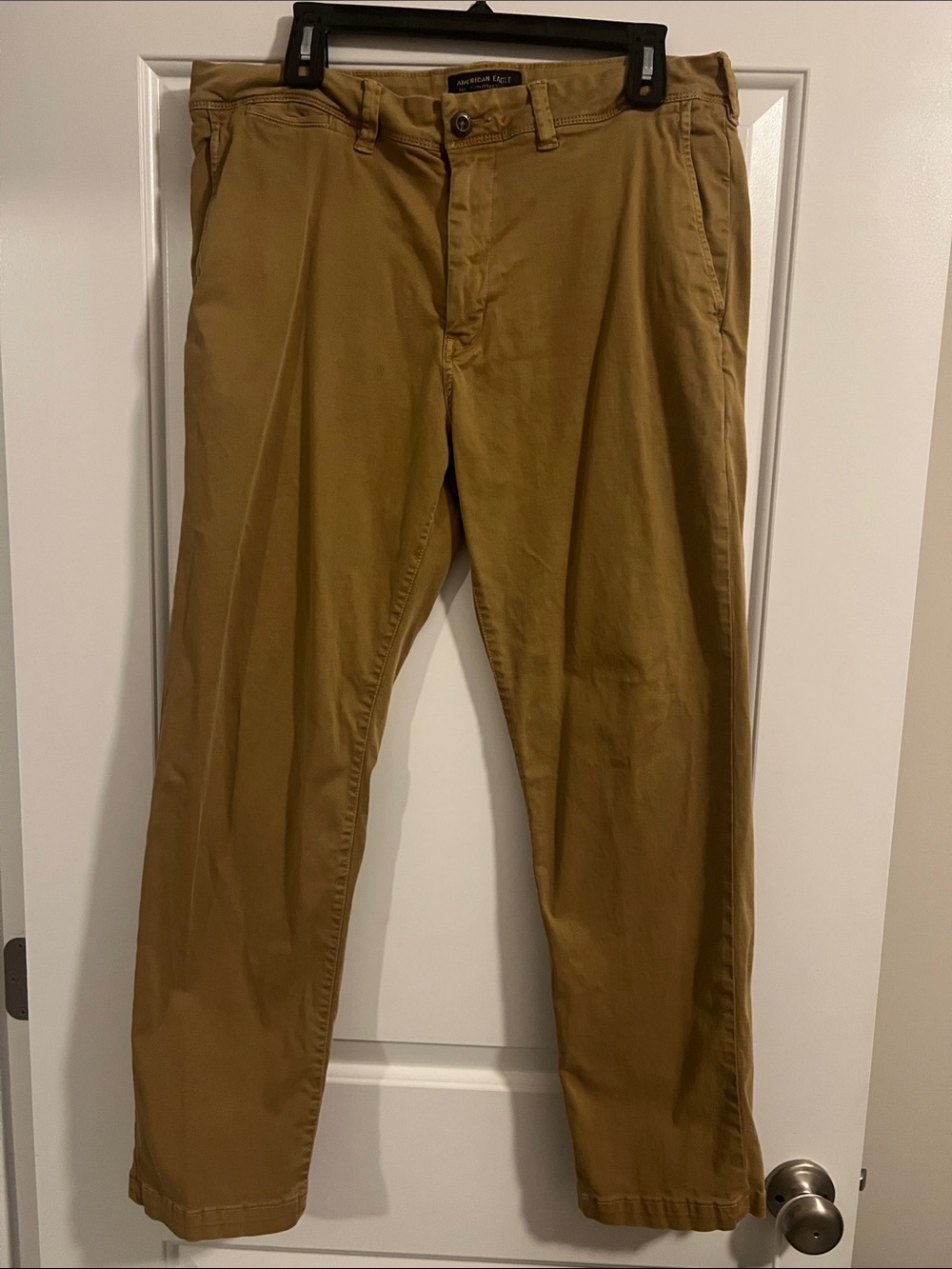 American Eagle Outfitters Men’s Khaki Straight-Leg Chinos